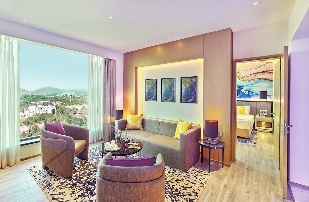 Premium Suite - Photo 2