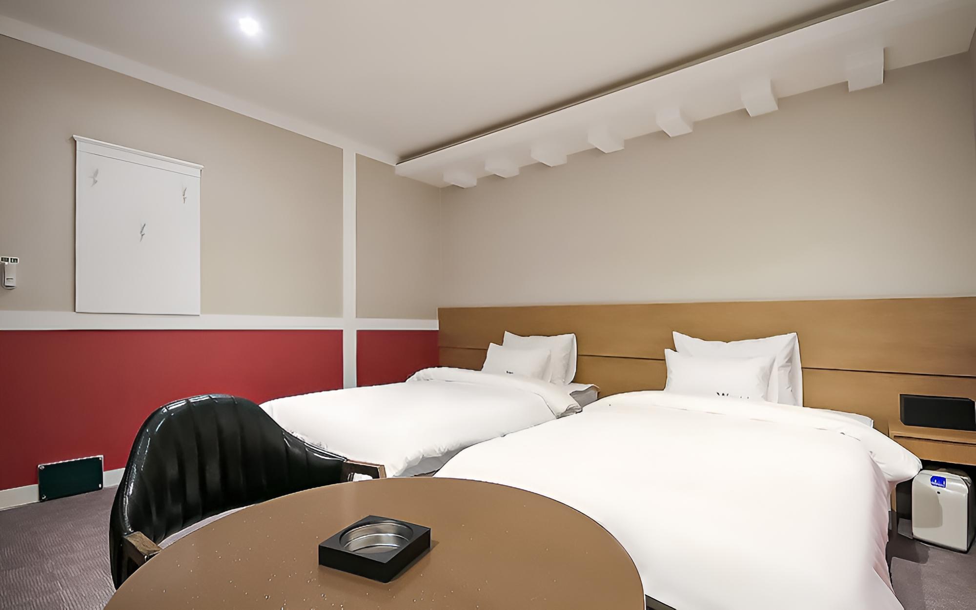 Room (Standard Twin (Netflix available Park) photo 2