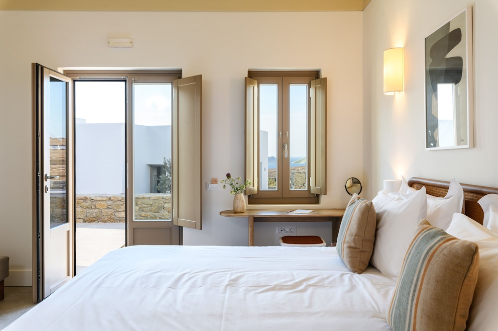 Standard Quadruple Room, 1 Bedroom, Pool View