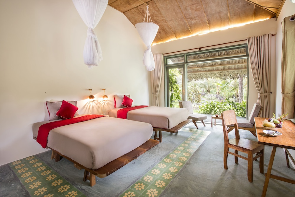 Bungalow, 1 King Bed, Garden View