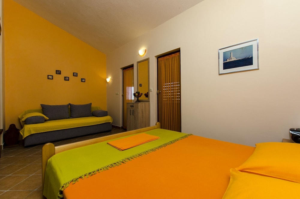 Studio (Georgi - 200 m from sea - SA2 oranz(2)
