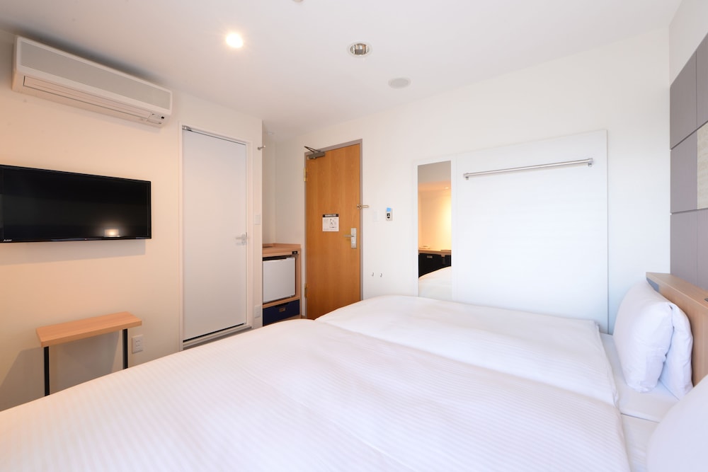 Economy Twin Room, Non Smoking photo 2