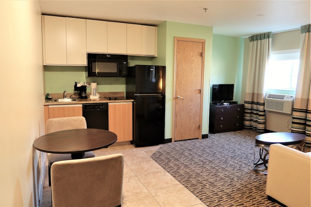 One-King - One Bedroom Suite - Photo 1