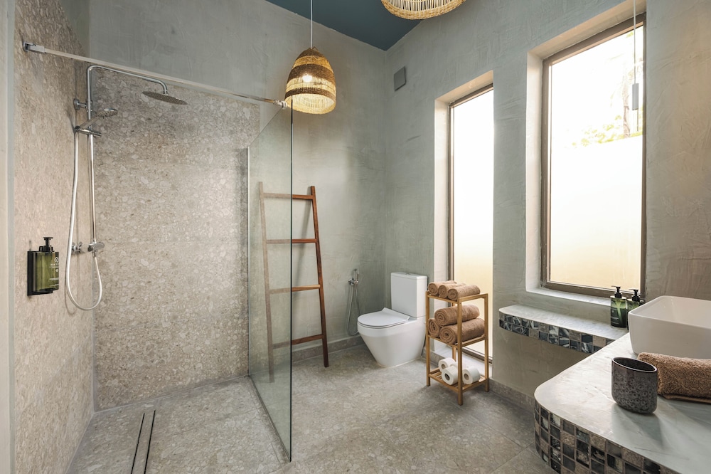 Deluxe Studio Suite