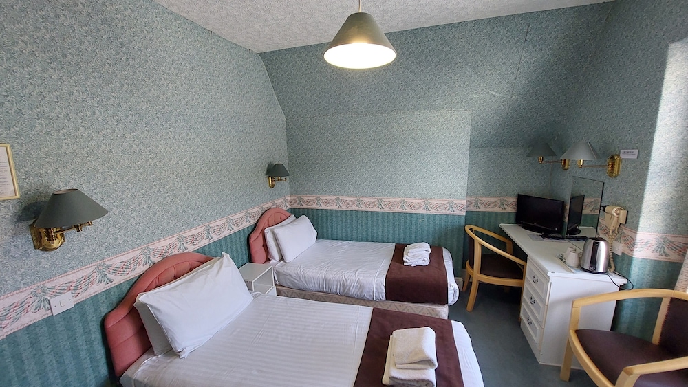 Basic Twin Room, 2 Twin Beds, Non Smoking photo 1