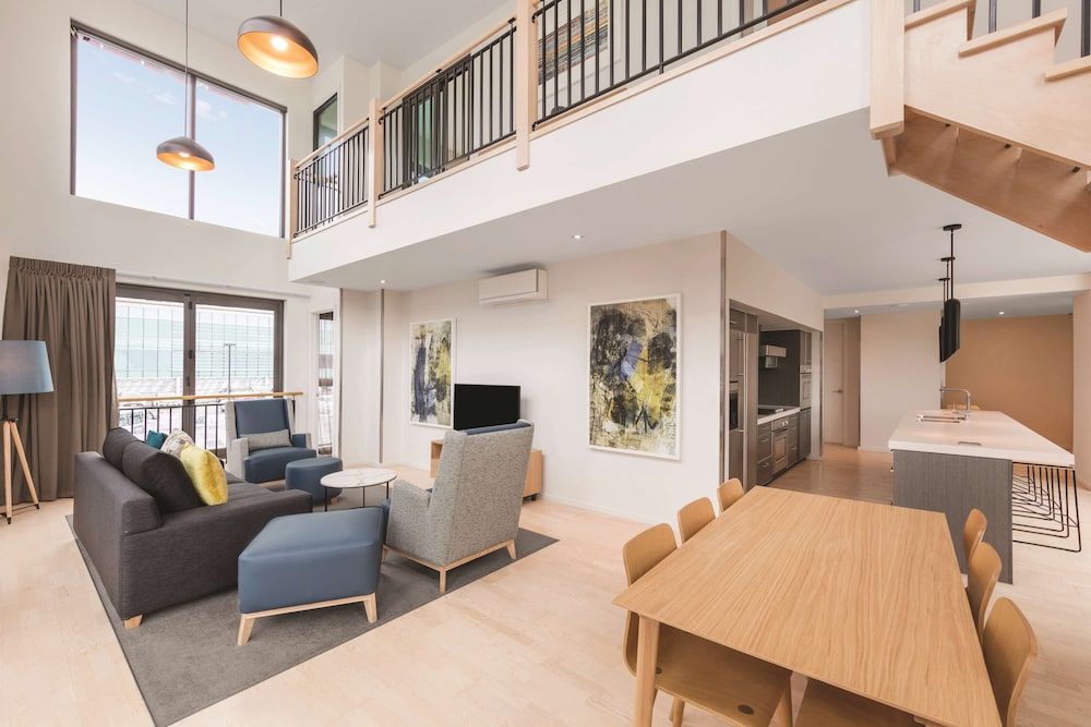 Premier Grand 3 Bedroom Apartment