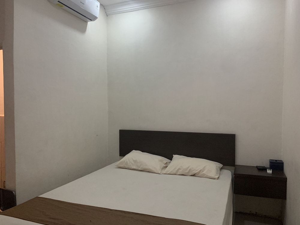 Standard Double Room - Photo 8