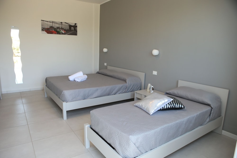 Deluxe Triple Room, Garden View - Photo 3