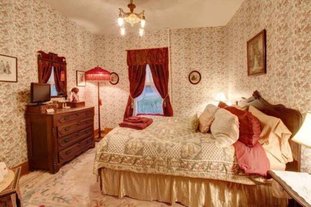 Mauve Room photo 1
