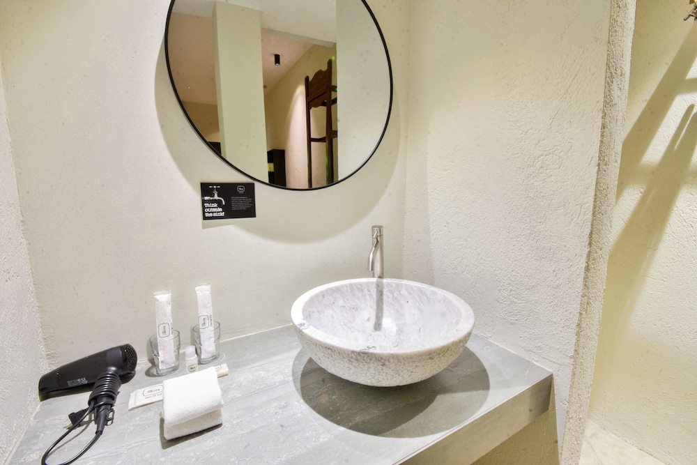 Deluxe Suite - Photo 3