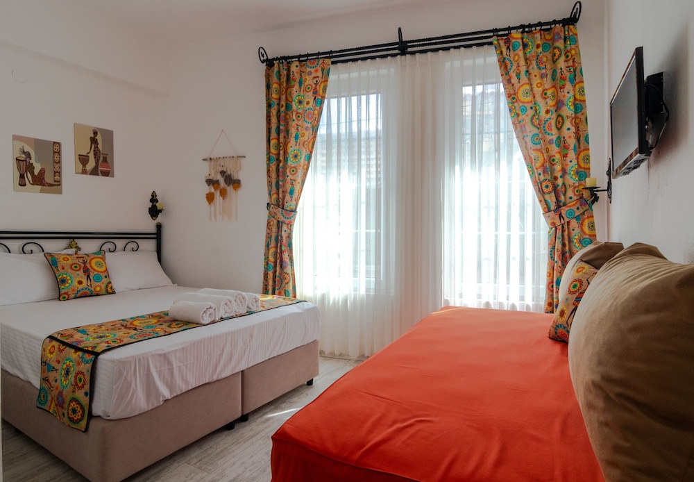 Triple Room, Partial Sea View