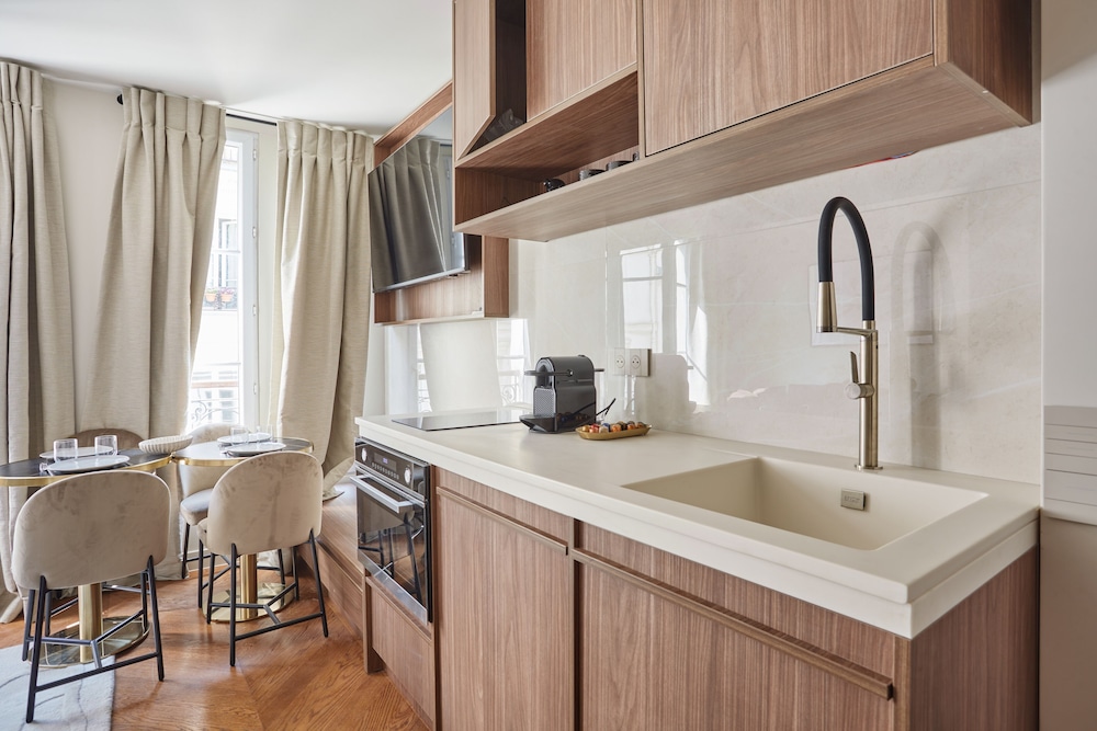 Classic Apartment (n°10) photo 2