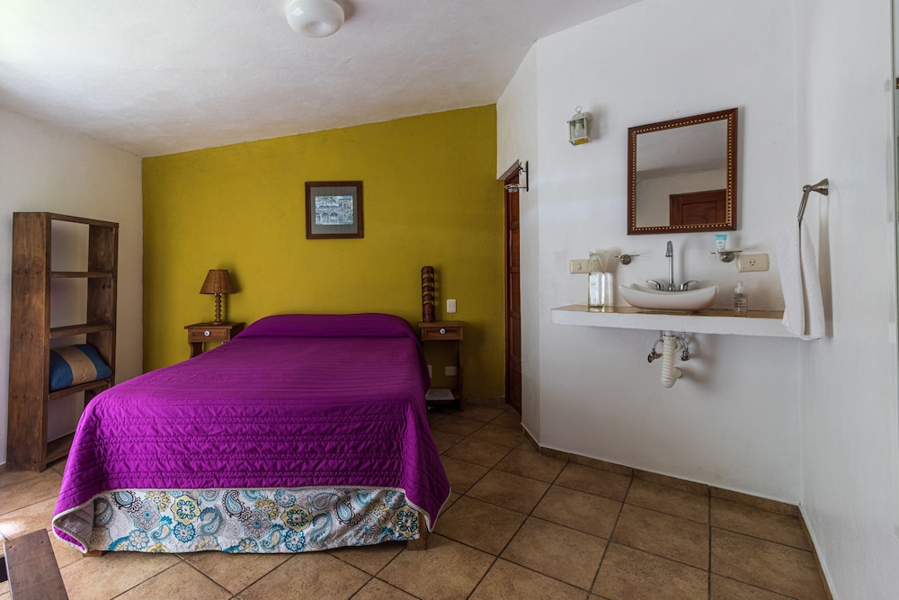 Basic Room, 1 Double Bed, Non Smoking photo 1