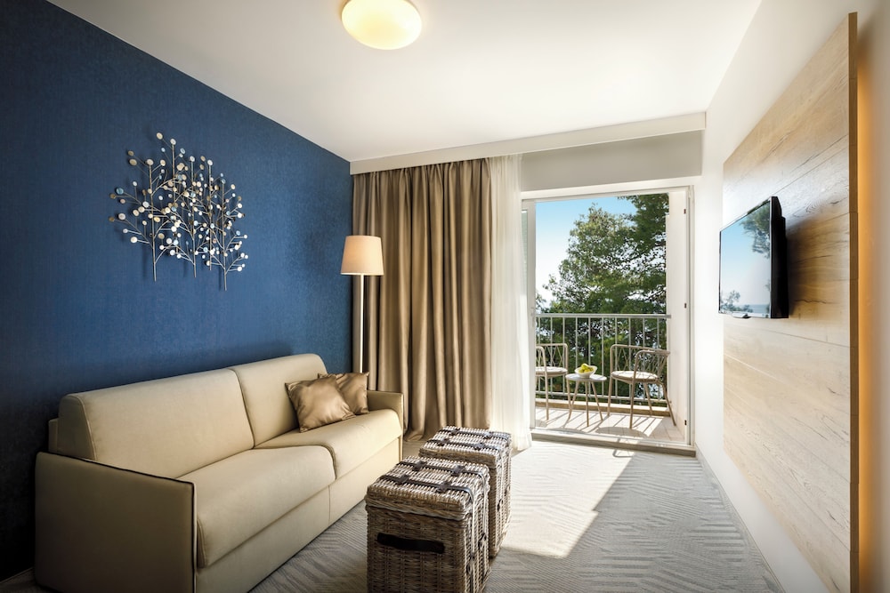 Junior suite with seaside balcony photo 1