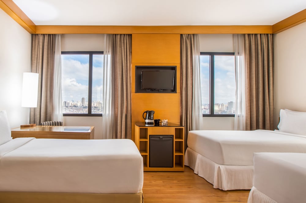 Premium Triple Twin Room - Photo 4