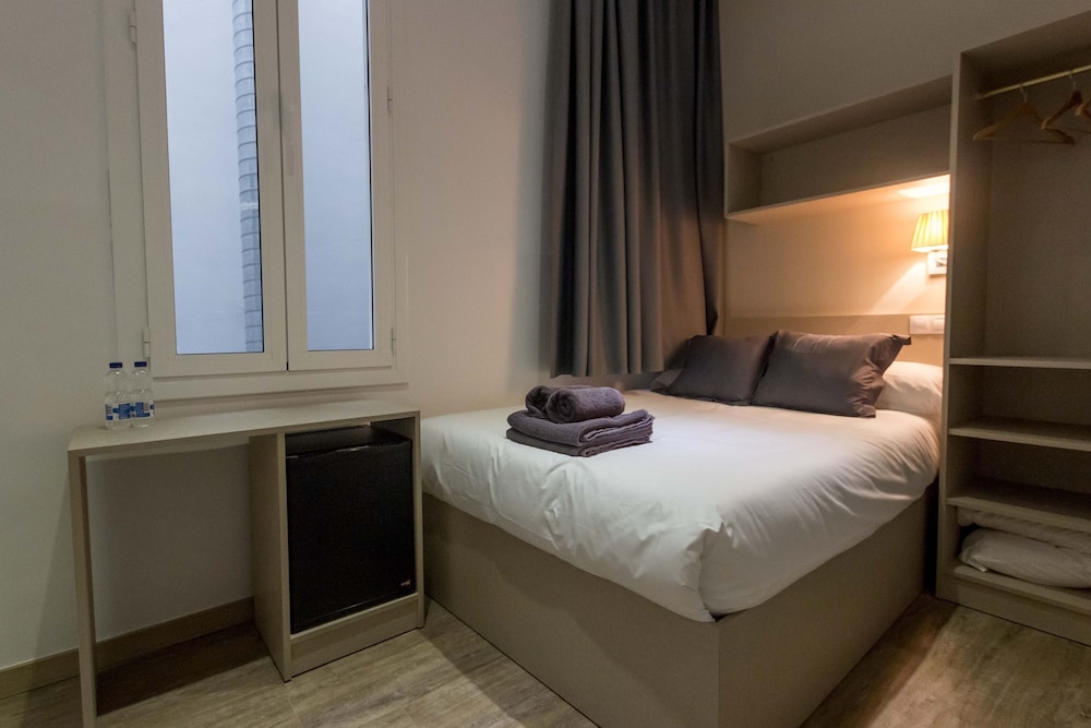 Economy Single Room, No View photo 2