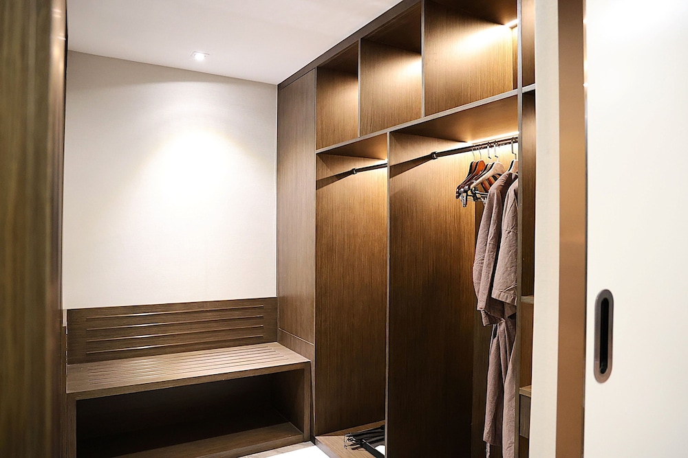 Executive Suite Mountain and River View - Photo 8