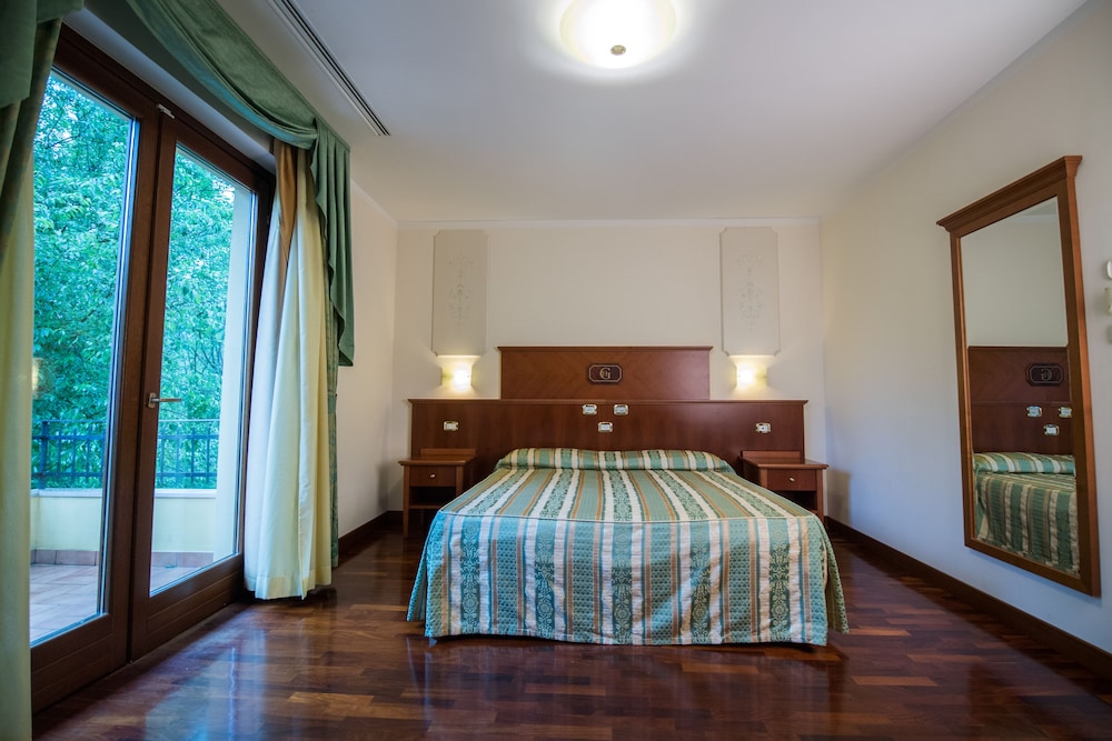 Superior Room, 1 Bedroom, Terrace, Park View photo 2