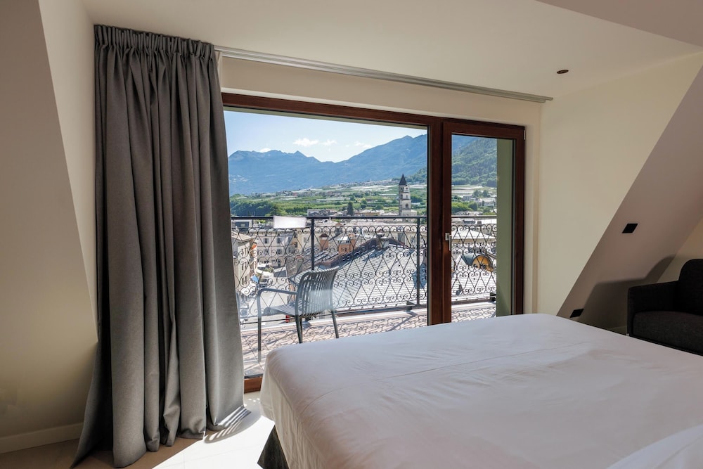 Deluxe Double Room, Balcony, City View