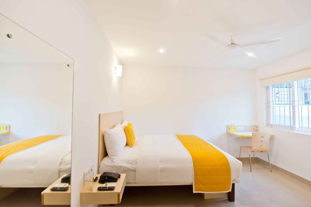 Deluxe King Room - Photo 6