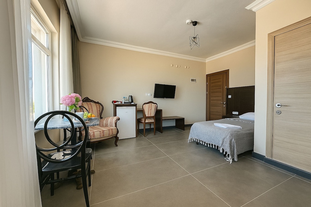 Suite, Non Smoking, Sea View photo 2