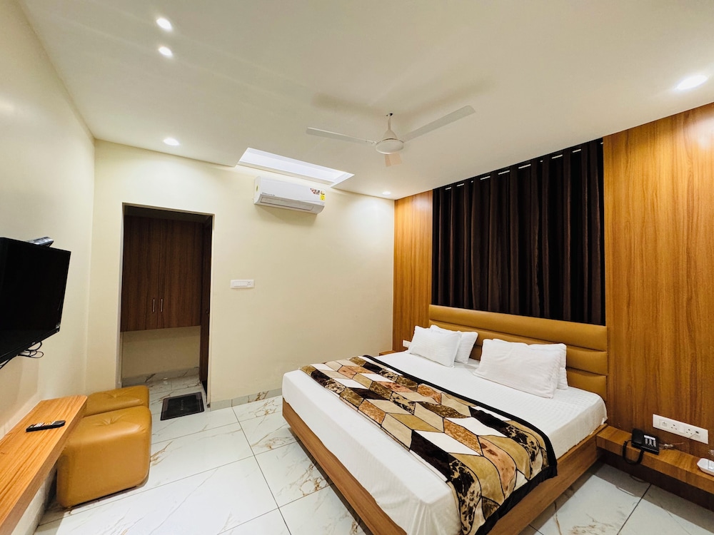 Deluxe Double Room photo 2