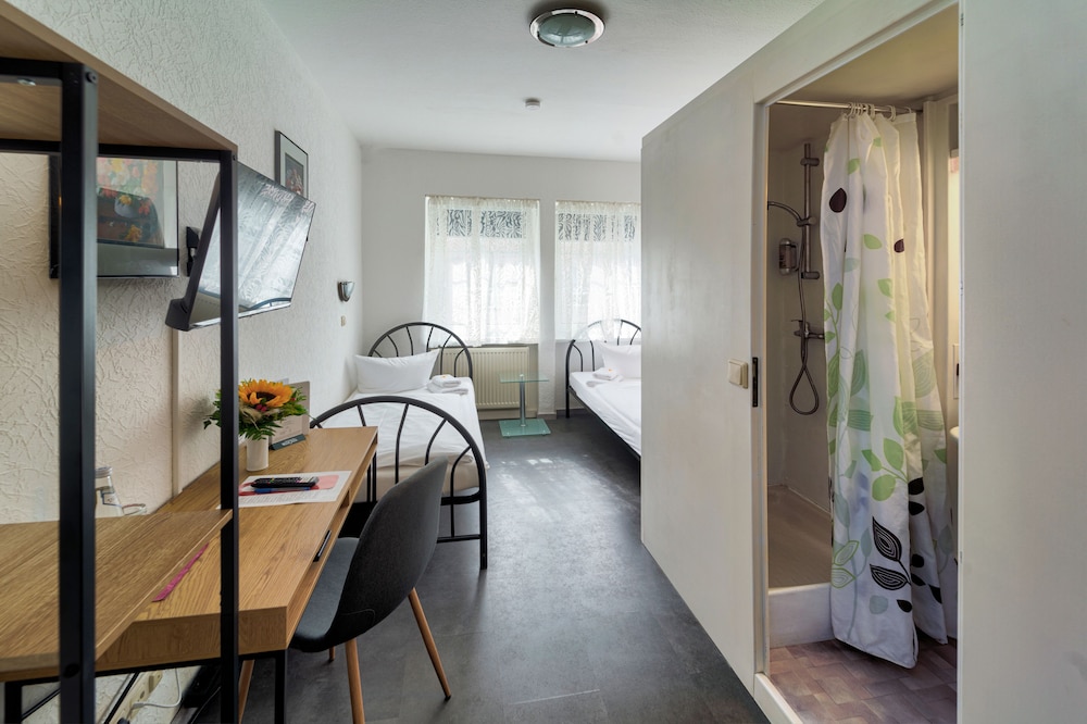 Economy Double Room, 2 Twin Beds