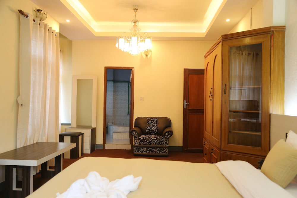 Deluxe Double Room, Ensuite photo 3