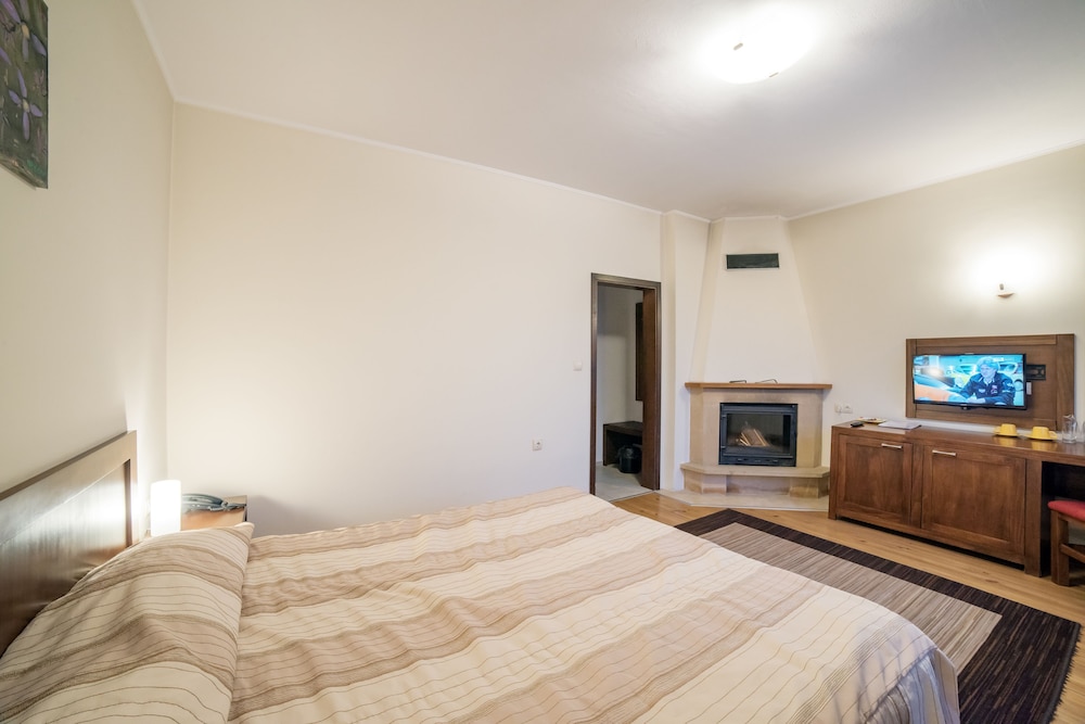 Double Room ( Fireplace) photo 2