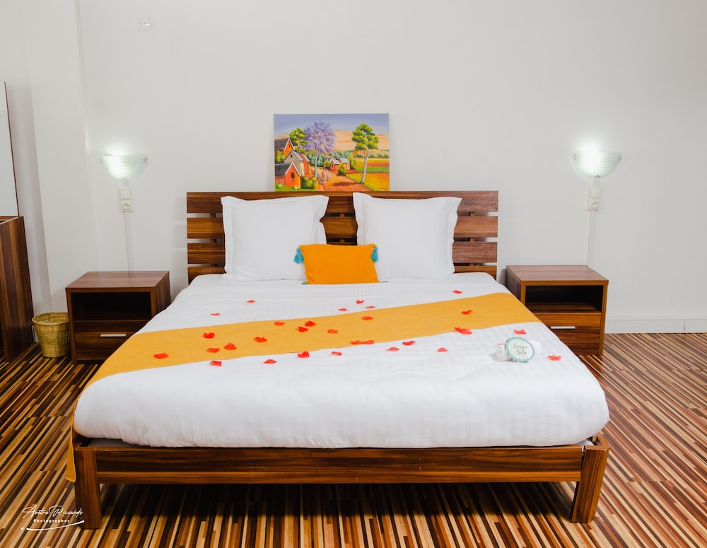 Panoramic Apartment, 1 King Bed photo 3