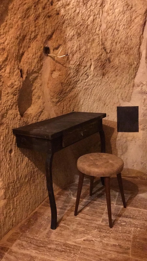 Sureyya Hammam Cave Room - Photo 6