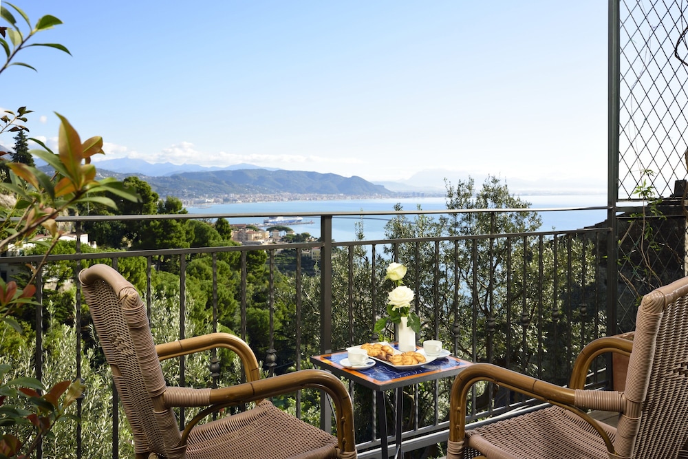 Deluxe Double Room, Sea View - Photo 4