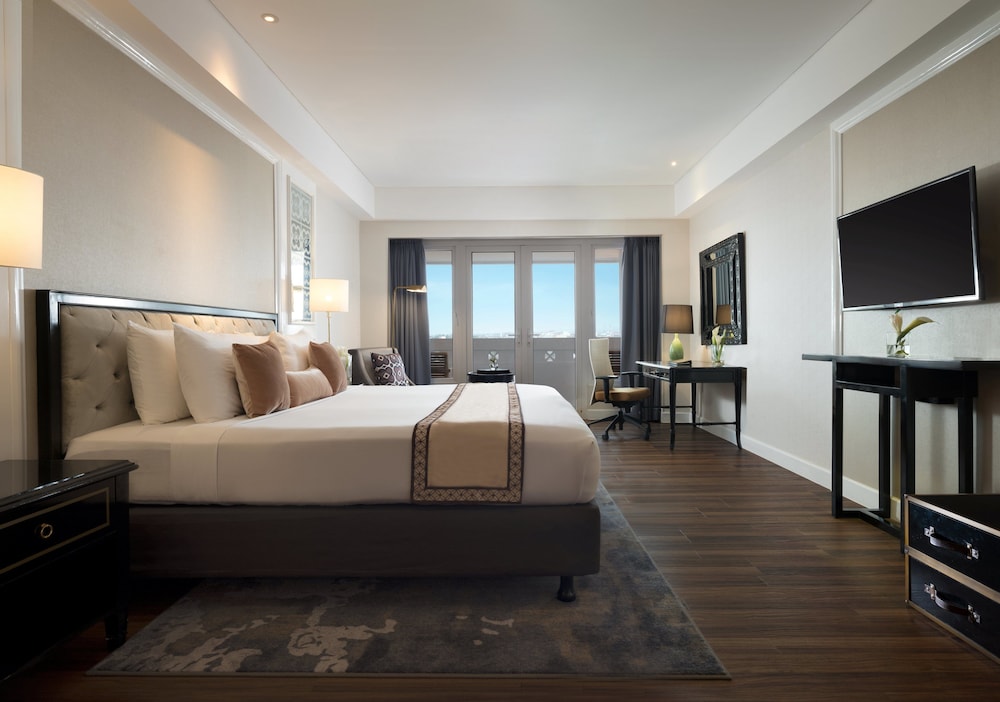 Junior Suite The Level with Executive Lounge Access photo 2