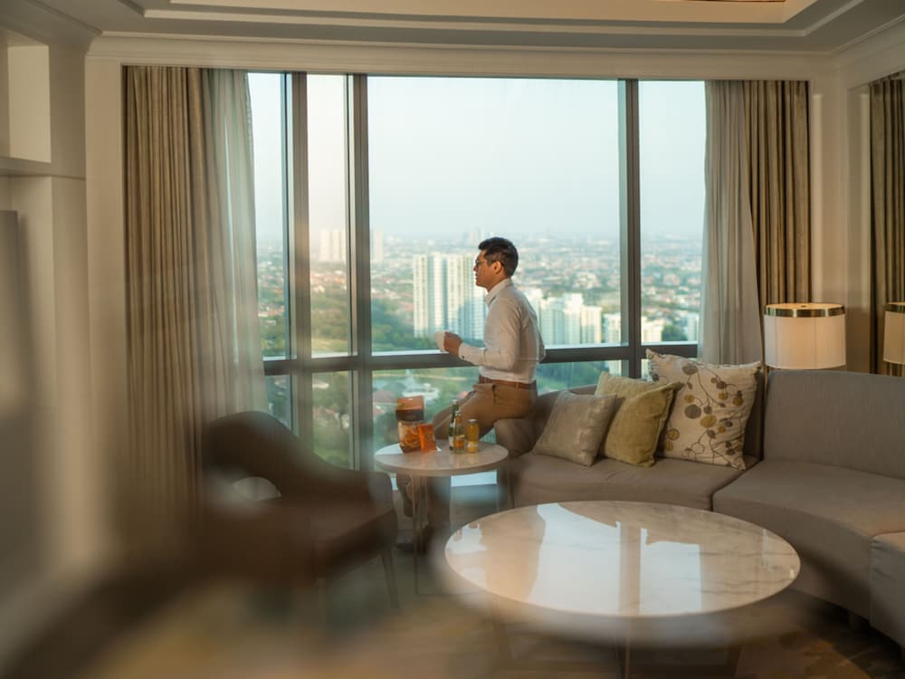 Club Suite, 1 King Bed photo 2