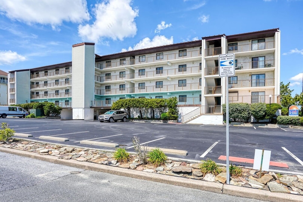 Condo, 3 Bedrooms