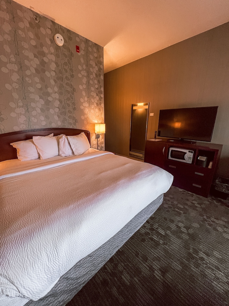 Room, 1 King Bed, Accessible, Non Smoking - Photo 2