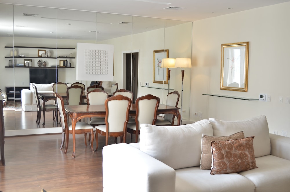 Executive Suite, City View