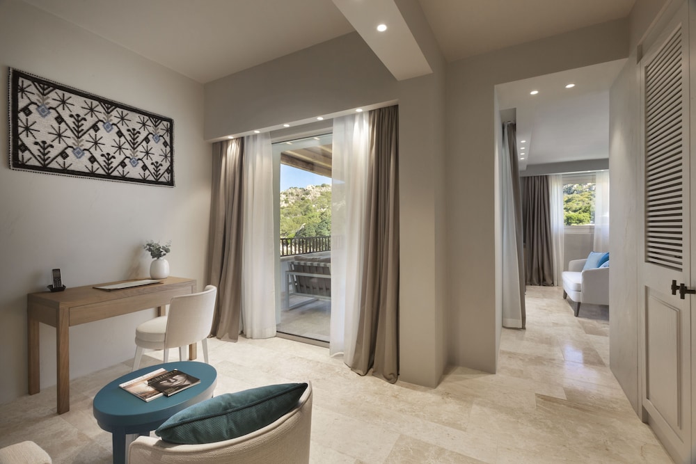 Luxury Suite photo 3
