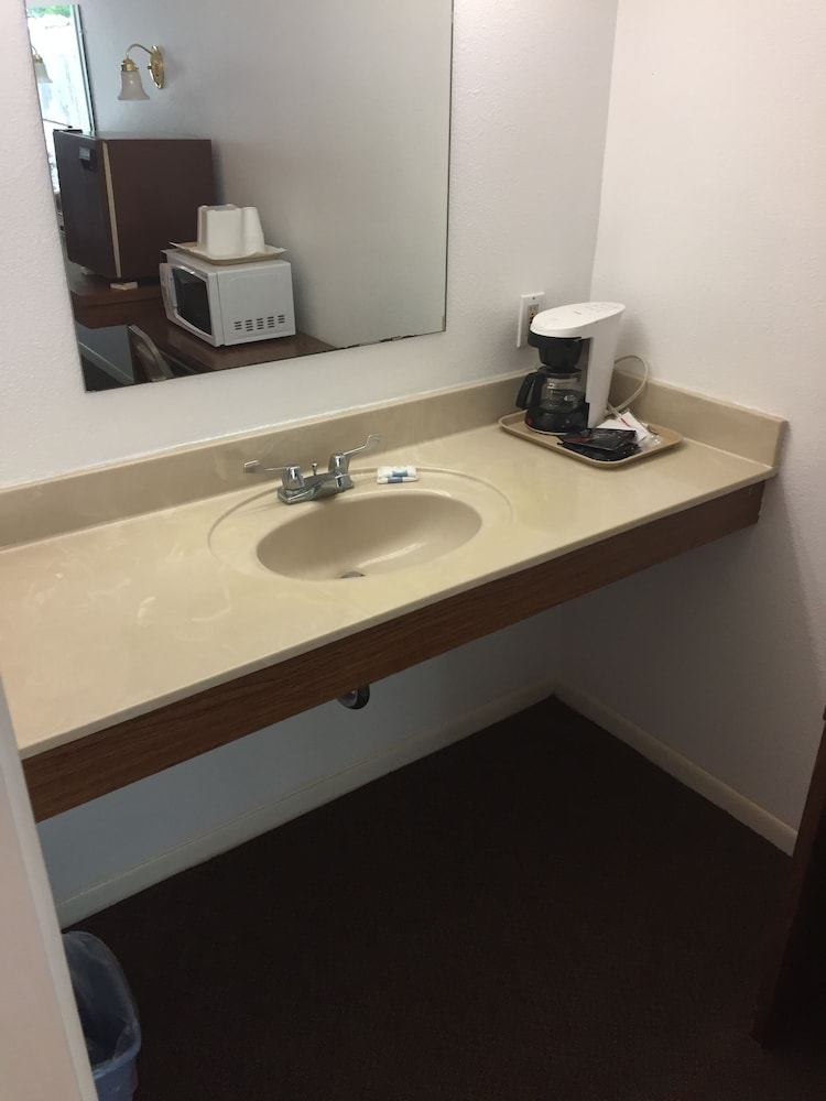 The Oak Motel, Photo 10