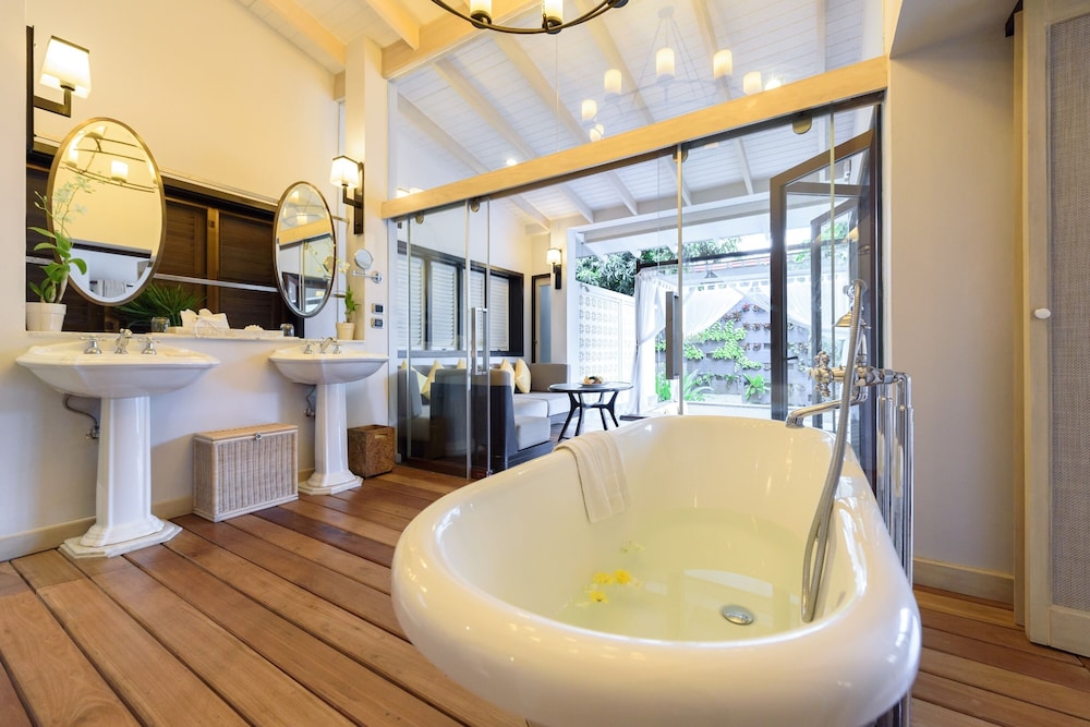 Seaview Pool Villa - One Bedroom (adults only hotel) - Photo 5