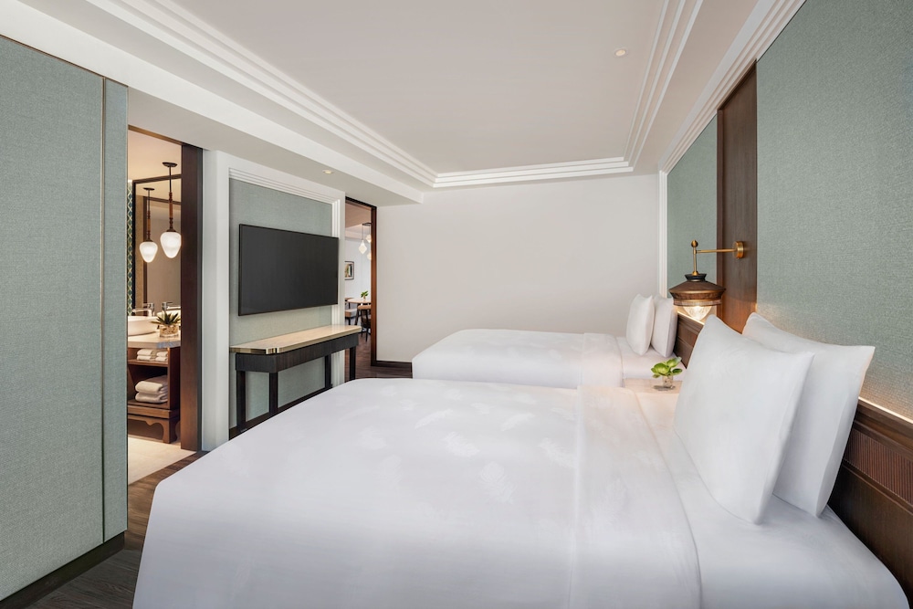 Suite, 2 Bedrooms, Pool Access photo 3