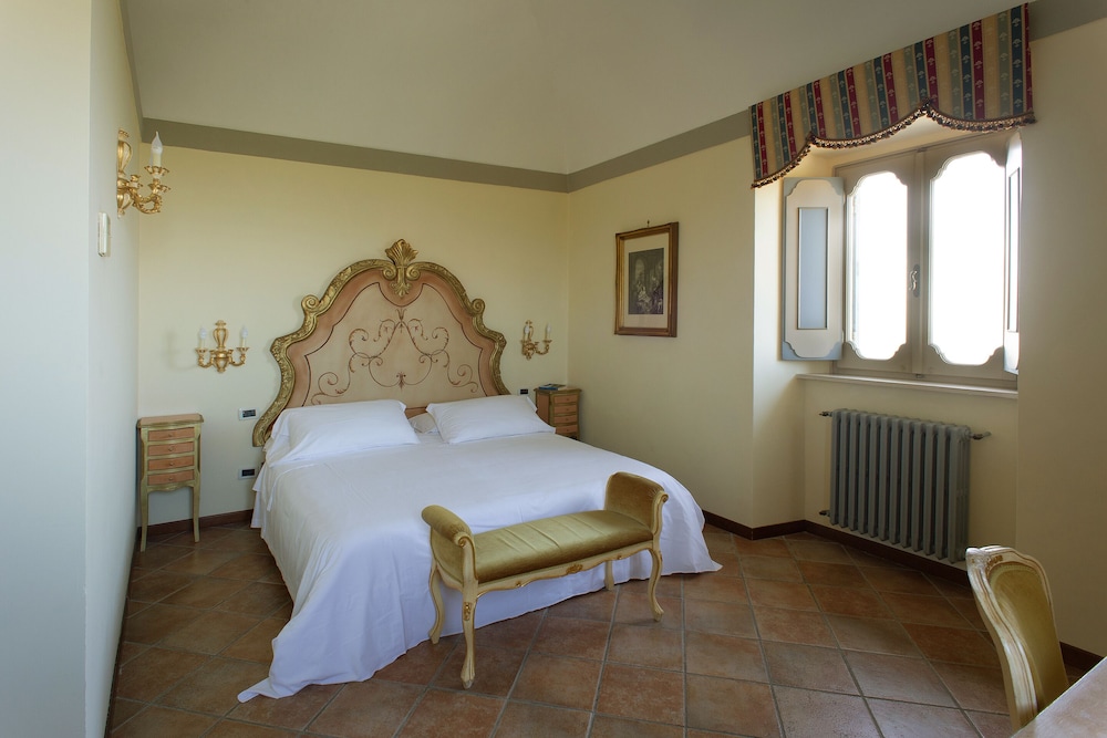Deluxe Double or Twin Room, City View - Photo 4