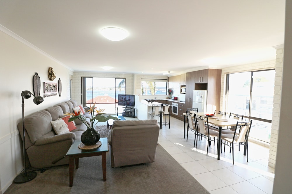 Family Apartment photo 3