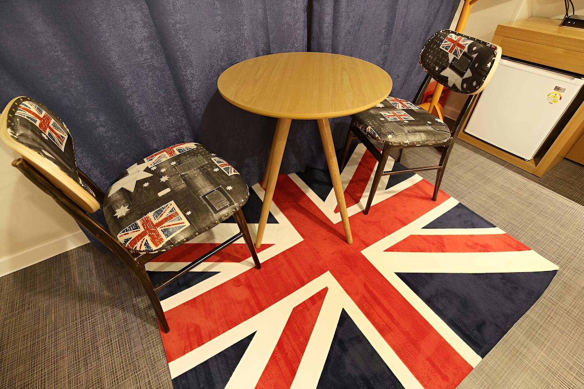 Room (Suites A)