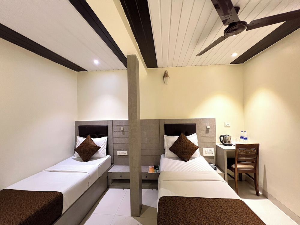 Deluxe Twin Room, City View