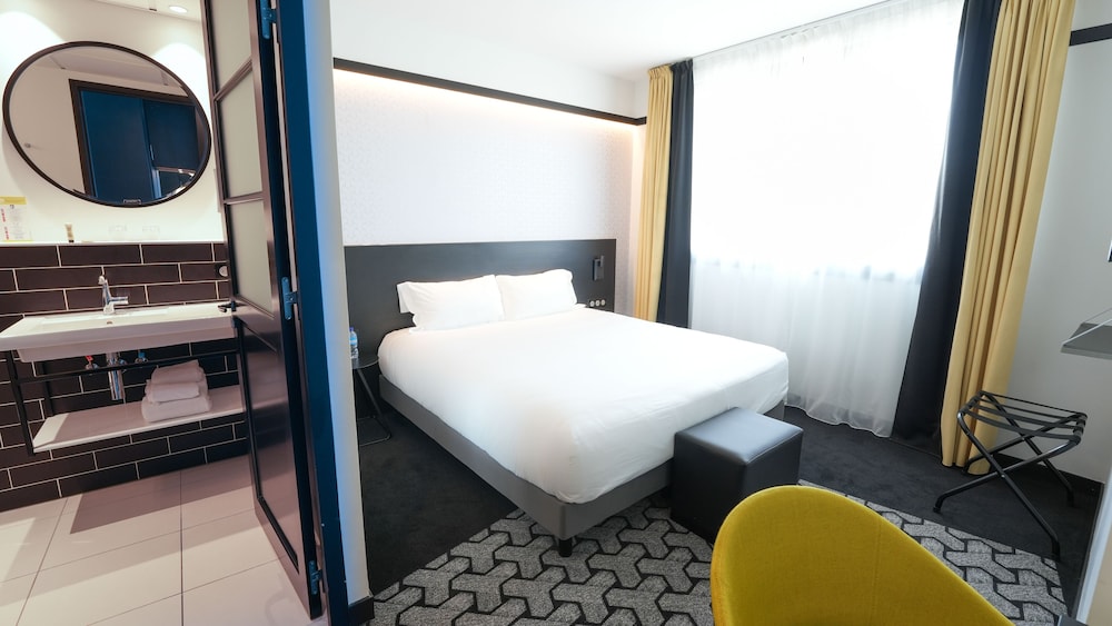 Executive Double Room, 1 King Bed, Non Smoking - Photo 2