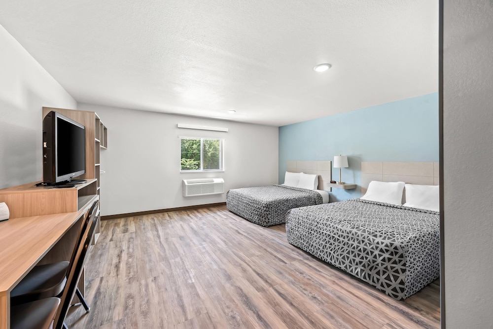 Suite, 2 Queen Beds, Accessible, Non Smoking