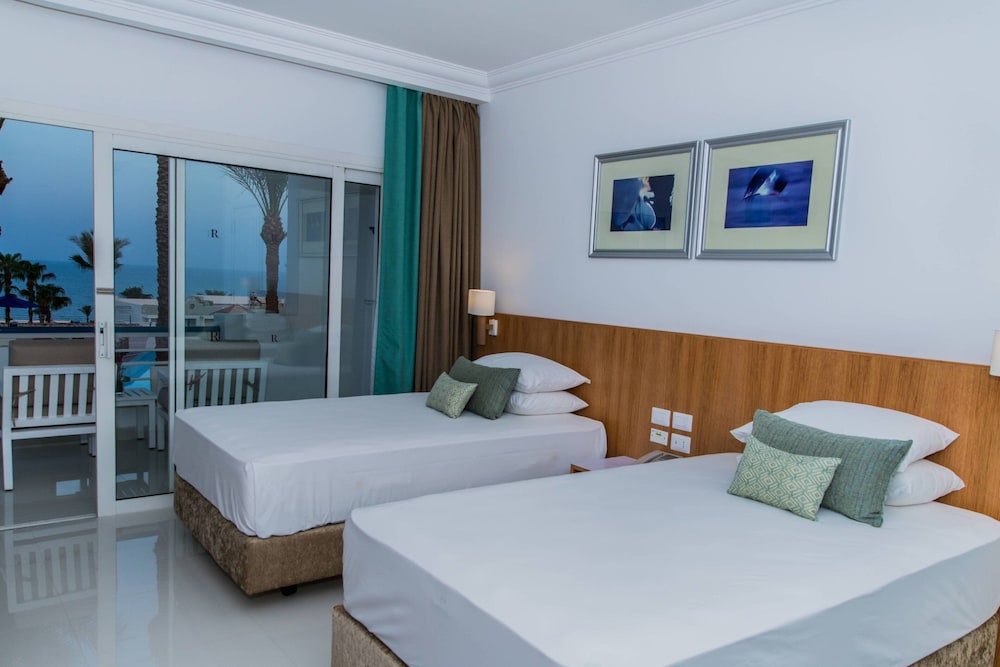 Premium Loft, 2 Twin Beds, Balcony, Sea View - Photo 1