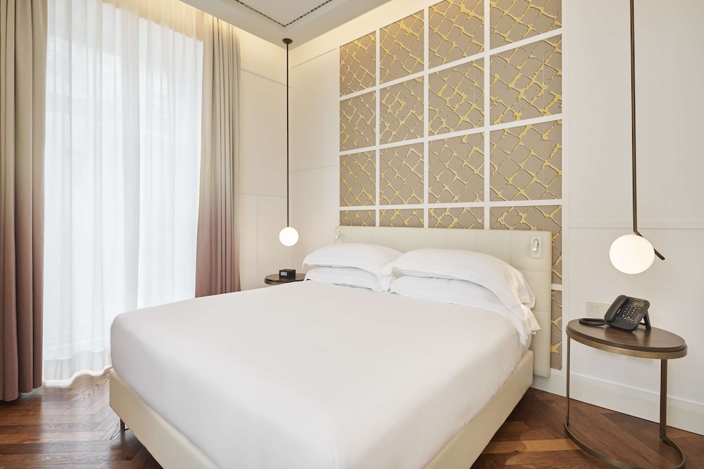 Junior Suite, 1 King Bed, Terrace, Sea View thumbnail 5
