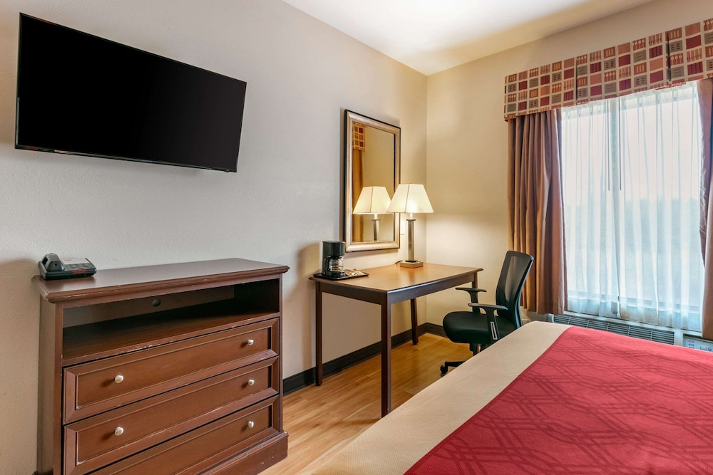 Standard Room, 2 Queen Beds, Non Smoking - Photo 3